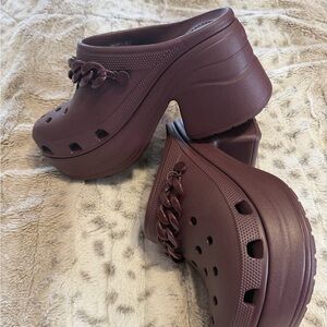 CROCS Women's Siren Dark Cherry Platform Mules